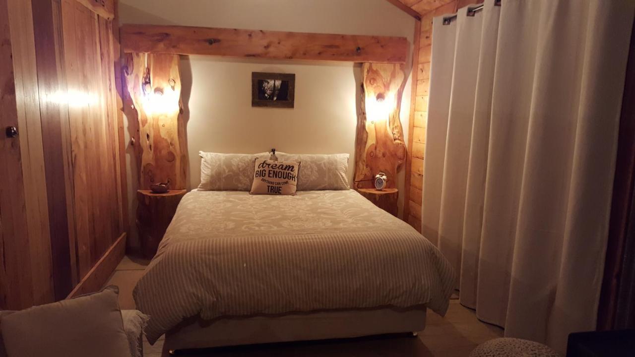 Rustic Hut Bush Retreat Bed & Breakfast Penguin Dış mekan fotoğraf