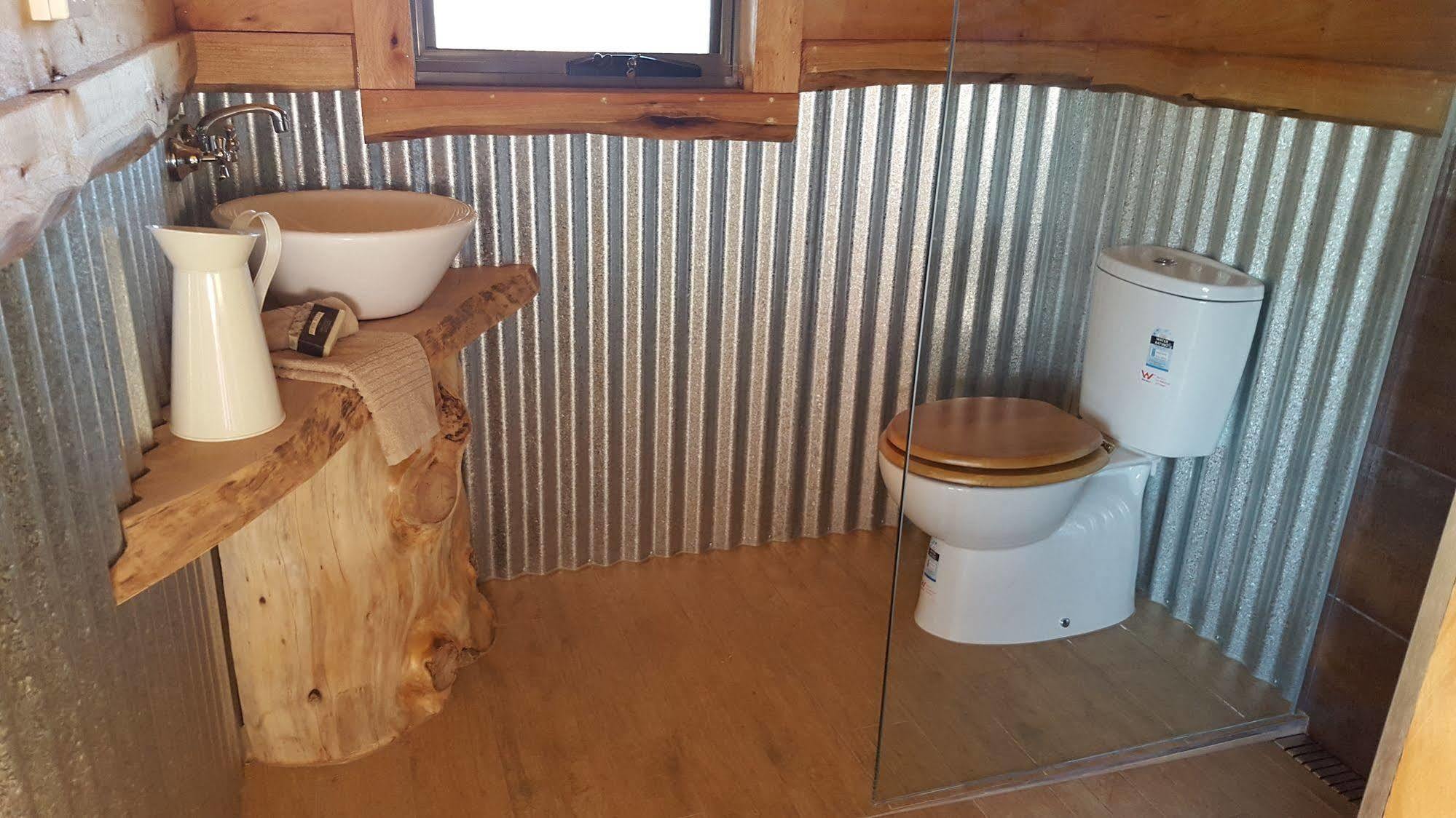 Rustic Hut Bush Retreat Bed & Breakfast Penguin Dış mekan fotoğraf