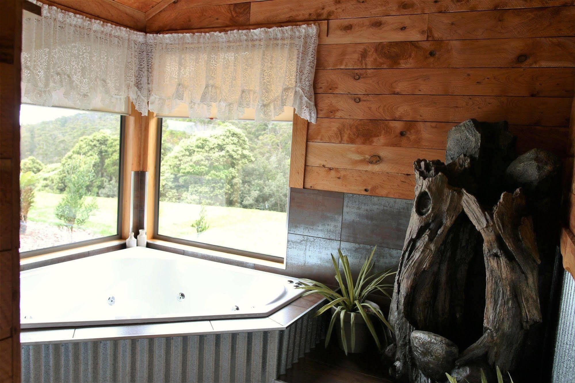 Rustic Hut Bush Retreat Bed & Breakfast Penguin Dış mekan fotoğraf
